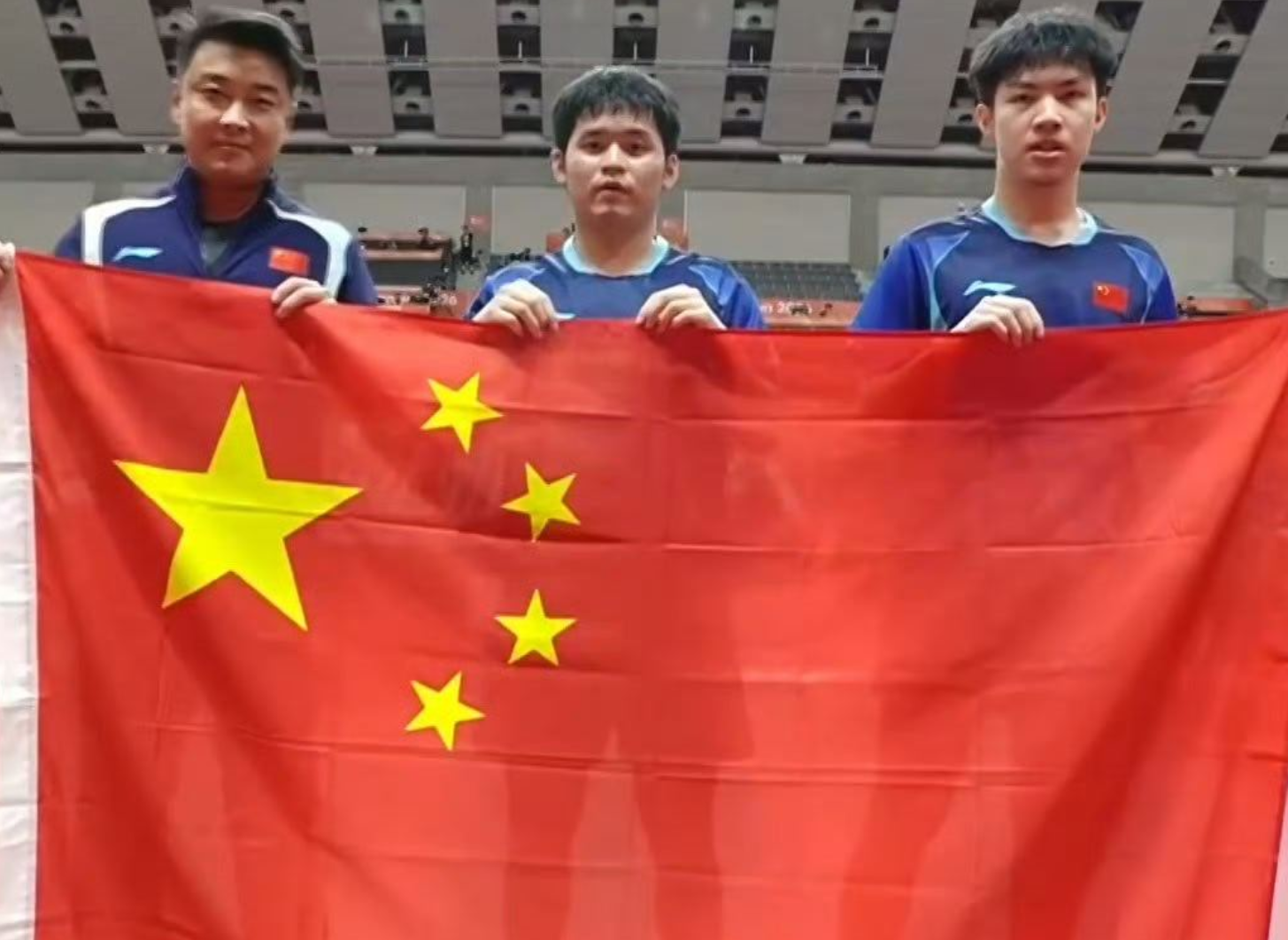 通过面对面、电话、邮件、传真、论坛等多种途径为玩家提供快捷的服务。案例展示