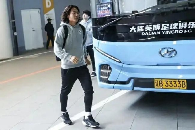 专业通过面对面、电话、邮件、传真、论坛等多种途径为玩家提供快捷的服务。服务