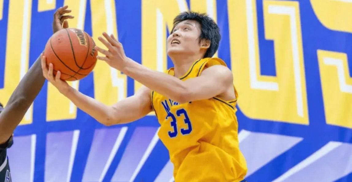 中国球员庞清方因入境许可过期，被美国移民与海关执法局拘留